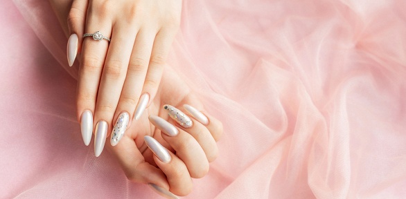 Маникюр c покрытием в салоне Next Generation Beauty