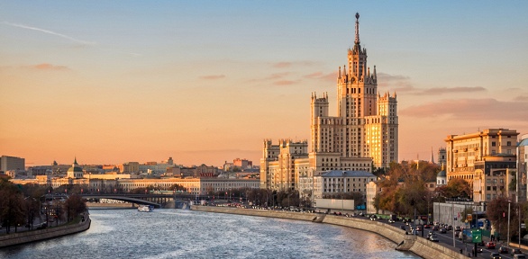 <b>Скидка до 10%.</b> Музыкальный круиз «Вечерняя Москва» с живой музыкой, ужином или без, видом на Кремль и Парящий мост парка «Зарядье» на люкс-теплоходе «Соболь», «Августина» от судоходной компании «Августина»