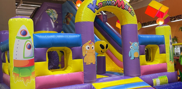 Безлимитное посещение детской комнаты в центре развлечений «КосмоМакс»