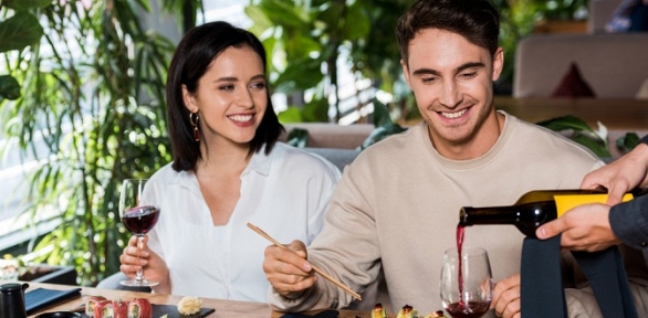 Винный ужин в двухуровневом панорамном ресторане Van Gogh