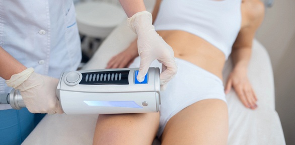 Роликовый массаж с термокомпрессией в студии коррекции фигуры Estetica