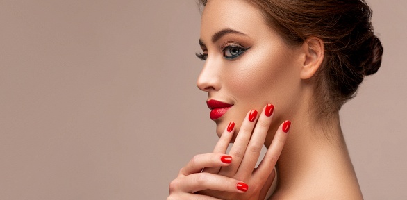 Маникюр и педикюр с покрытием гель-лаком в салоне Rimma_Nails_Moscow