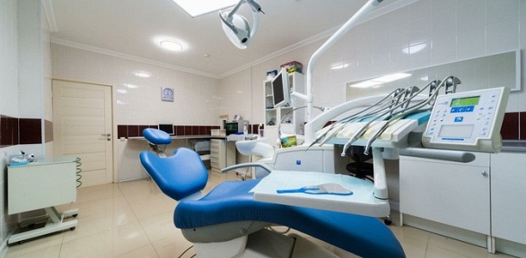 Ультразвуковая чистка зубов в стоматологической клинике «Свой стоматолог»