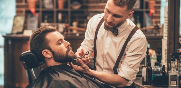 Мужская стрижка и моделирование бороды в барбершопе Nick’s
