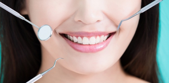 Комплексная УЗ-чистка зубов и чистка AirFlow в стоматологии Vipdent