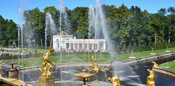 <b>Скидка до 50%.</b> Экскурсия в Петергоф «Фонтаны и собор Петра и Павла» от компании Zont Tour