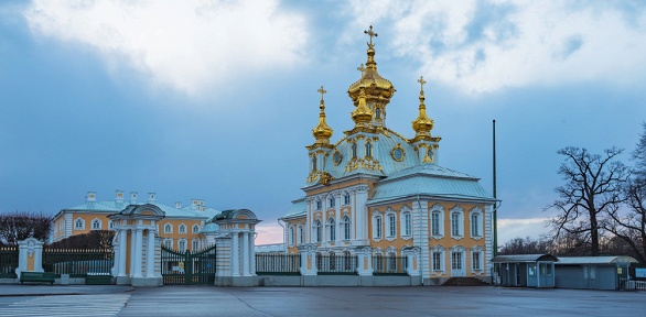 Билет на экскурсию в Петергоф от агентства «Виктория»