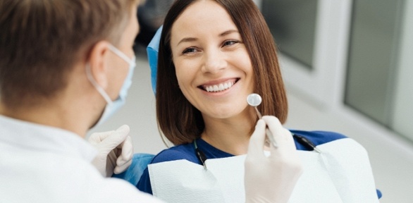 Комплексная процедура гигиенической чистки зубов в стоматологии DeliceDent