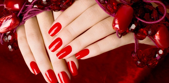 Женский маникюр с покрытием гель-лаком в салоне красоты «Времена года»