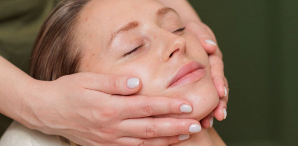 Сеансы массажа головы или лица в салоне фейслифтинга Idol Face