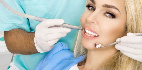 Гигиена полости рта или удаление зуба в клинике AAA Dental Clinic