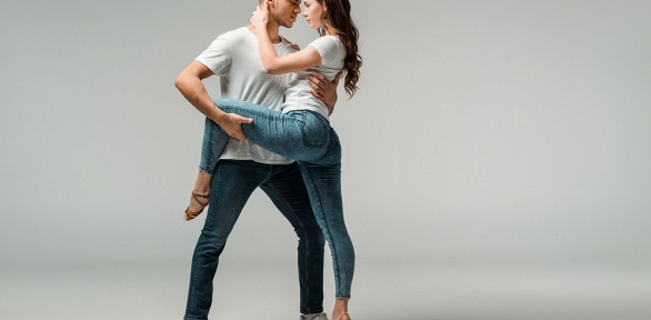 Занятия танцами в студии Lisabon Dance