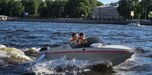 Аренда катера без капитана от компании RiverTiffany
