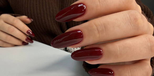 Маникюр и педикюр с покрытием гель-лаком или без в Studio Profi