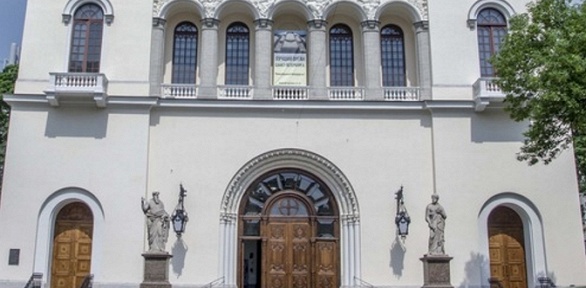 <b>Скидка 45%.</b> Билет на концерт «Дудук и гитара при свечах» в Римско-католическом храме Лурдской Богоматери от компании «ММЦМИ» со скидкой 45%