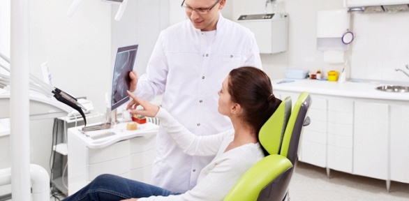 Ультразвуковая чистка зубов по системе AirFlow в клинике «АйДент»