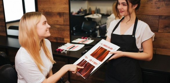 <b>Скидка до 75%.</b> Стрижка, окрашивание, плетение кос, прическа, восстановление, полировка, выпрямление волос от салона красоты «Масква»