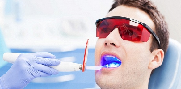 Гигиеническая чистка зубов в стоматологической клинике «А-2»