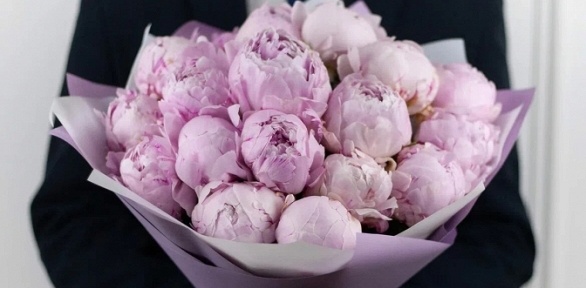 Букеты из голландских роз, тюльпанов или пионов