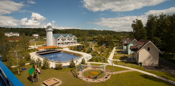 Проживание на берегу Икшинского водохранилища в апарт-отеле «Корабль»