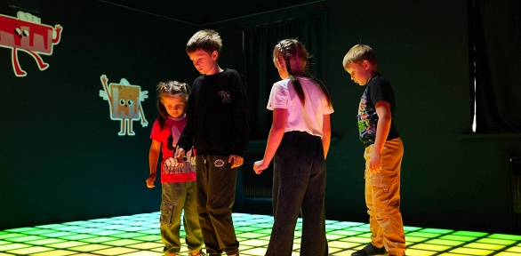 Игры в интерактивном парке развлечений «Пол — это лава»