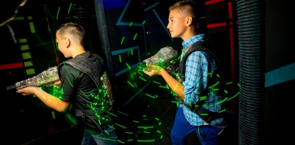 Игра в лазертаг и аэрохоккей на лазертаг-арене «Порт-62»