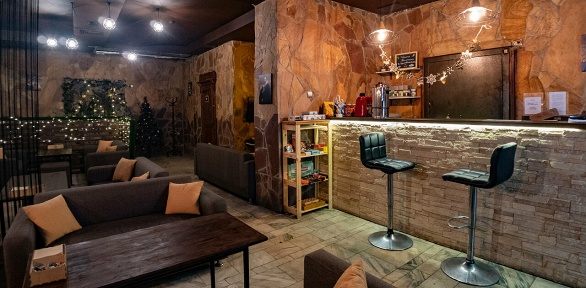 Паровые коктейли, закуски и напитки в лаундж-баре «Смысл»