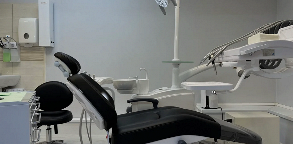 Лечение кариеса и установка пломбы в медицинском центре «Вереск»