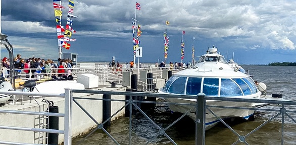 Экскурсия на метеоре в Петергоф от компании Spbticket
