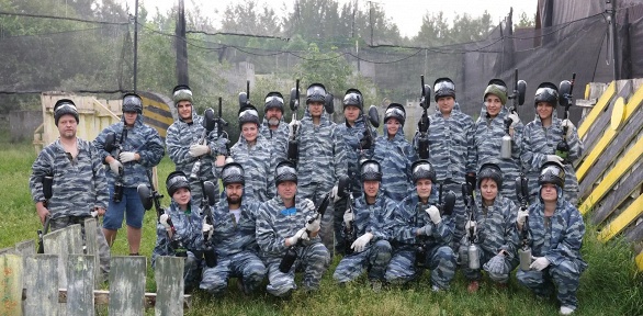 Игра в пейнтбол в клубе «Ривер Клаб» в Подмосковье