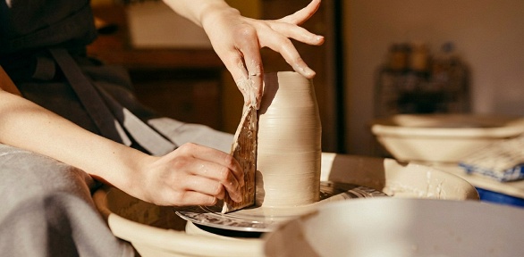 Мастер-класс на гончарном круге или по лепке из глины в мастерской N&N’s