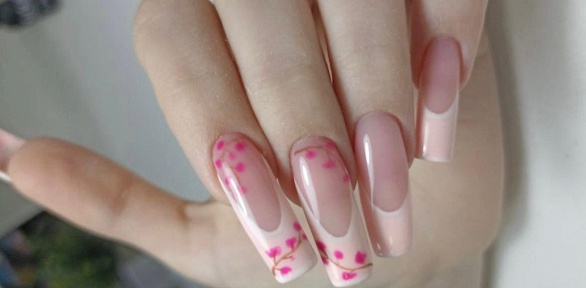 Маникюр и педикюр с покрытием гель-лаком в сети студий маникюра Nailartmary