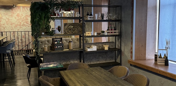 Меню кухни в баре «Синева» и в арт-пространстве «Хейзи»