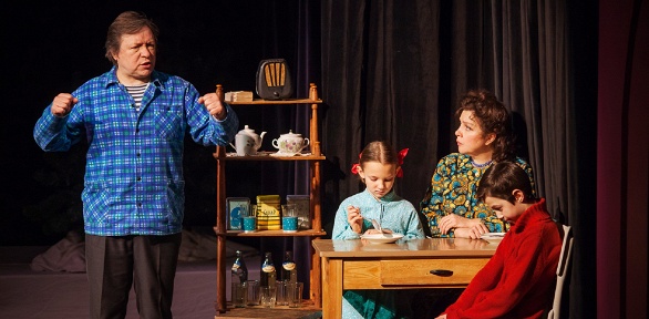 Билет на спектакль «Бенгальские огни» от Театра русской драмы М. Щепенко