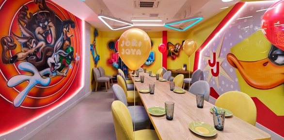 Праздник в банкетной комнате в парке развлечений Joki Joya