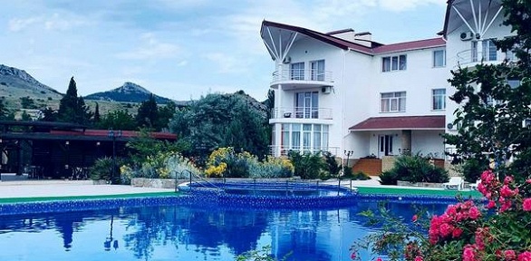 Проживание с завраками в гостиничном комплексе «Колыбель Коктебеля»