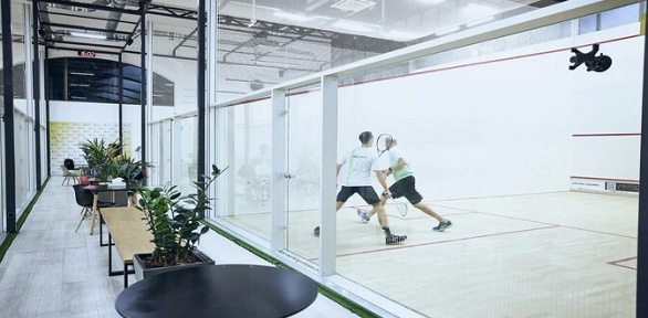 Тренировки по сквошу в клубе Central Squash