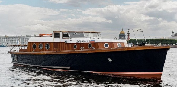 Аренда катера «Новик» от компании «Аренда яхты в Санкт-Петербурге»
