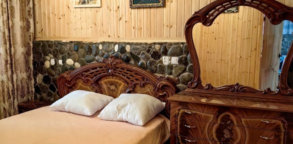 Аренда номера, студии или дома, экскурсия в ущелье Черниговка и Новый Афон