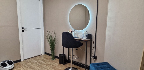 Уход за бровями и ресницами в студии красоты «Елки»