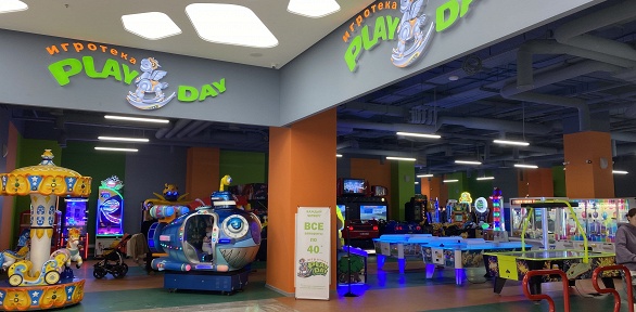 Игры на аппаратах и аттракционах в ТРК «Avenue Север» в парке Play Day