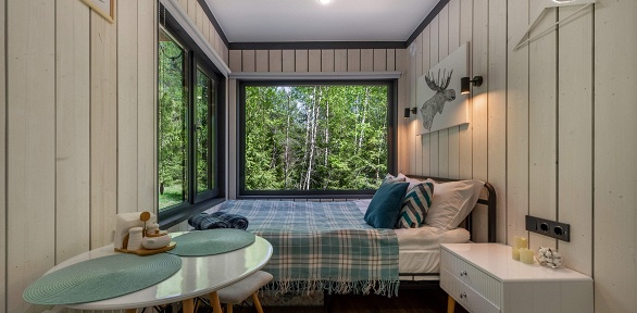 Отдых с караоке, игрой в настольные игры и прокатом в глэмпинге «След Лося»