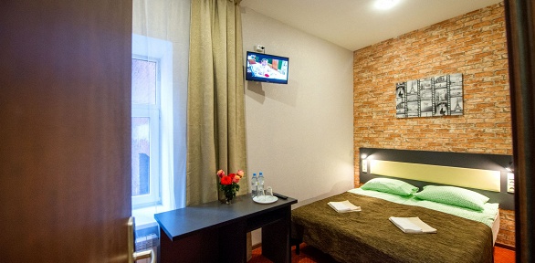 Проживание в центре Санкт-Петербурга с завтраками в отеле «Три реки»