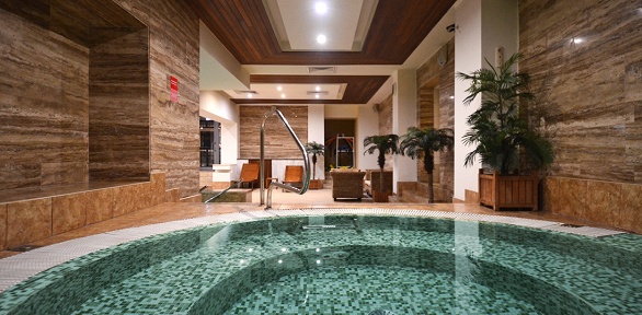 Занятия в тренажерном зале или по аэройоге в фитнес-клубе «Бали»