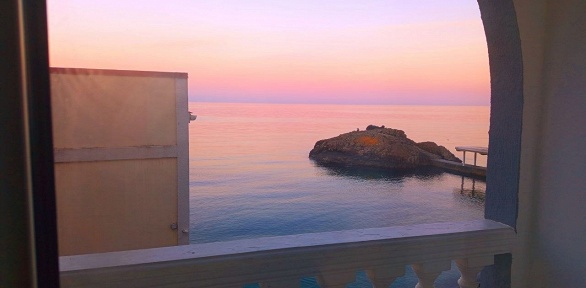 Отдых в Крыму в 8 метрах от моря в гостинице «Санта Барбара»