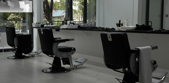 Мужская стрижка и оформление бороды в барбершопе Outset