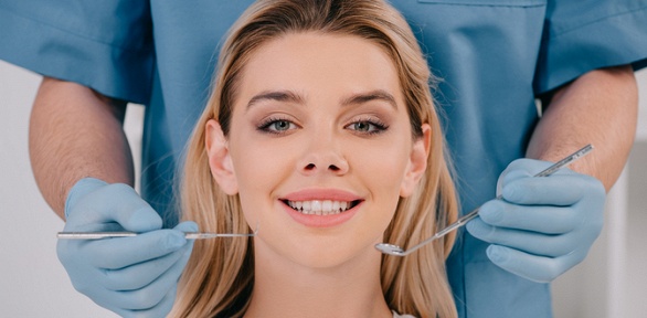 Лечение кариеса с установкой пломбы в стоматологической клинике «МедМар»