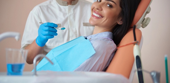 Чистка зубов или лечение кариеса в стоматологической клинике Mr. Tooth