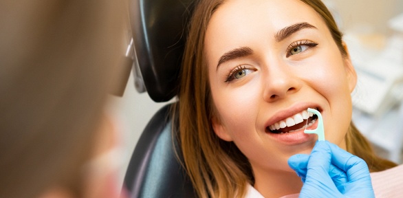 Ультразвуковая чистка зубов и чистка AirFlow в клинике «Мега-дент»