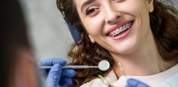 Установка брекет-системы в стоматологии Dentist R & T